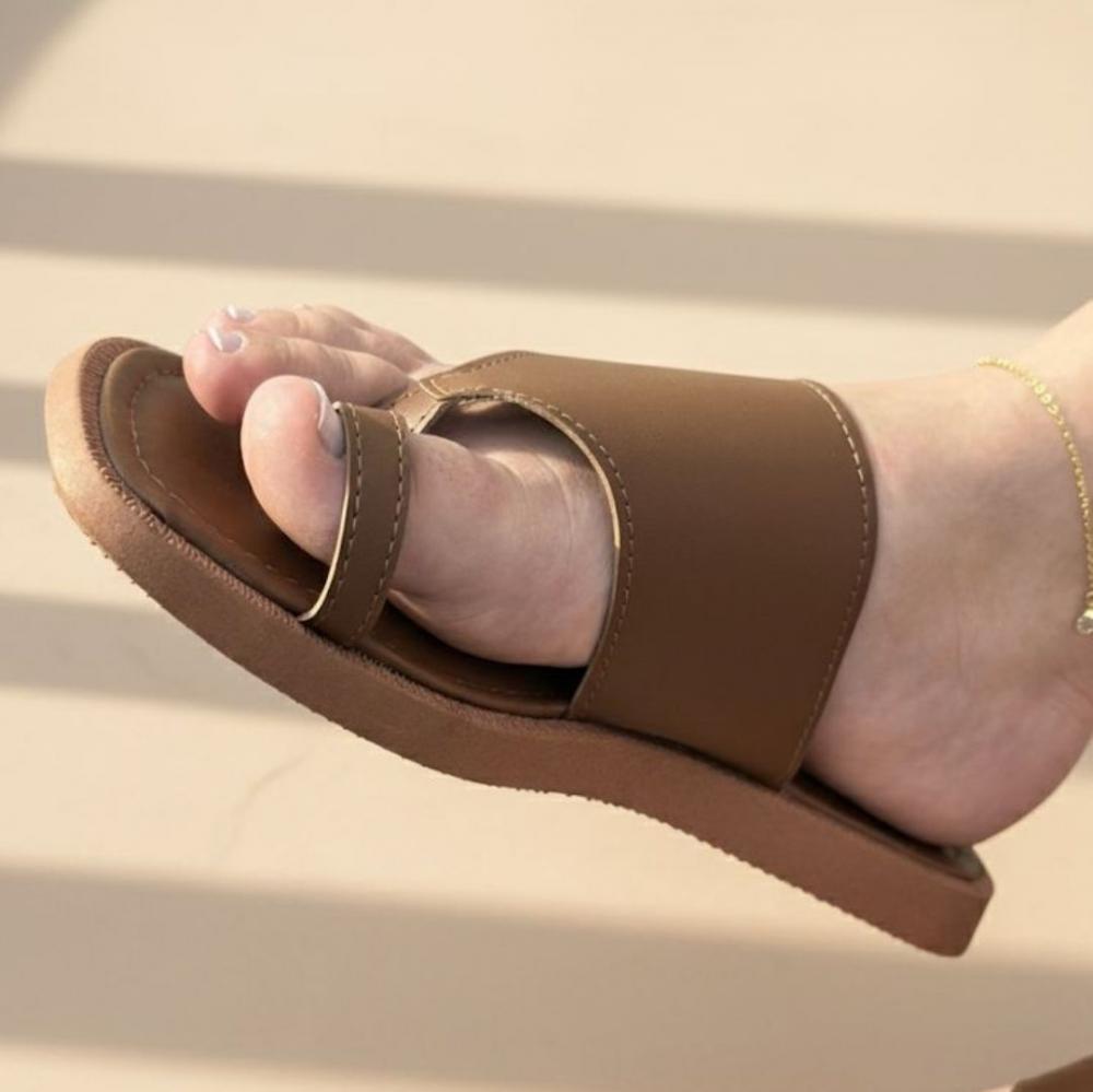 GABY SHOW - SANDÁLIA PAPETE FEMININA MODELO 01 - NÚMERO 35 - CARAMELO